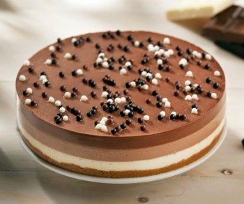 TARTA DE TRES CHOCOLATES